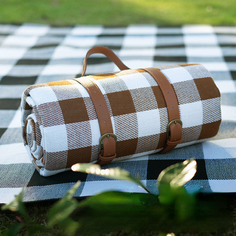 plaid pour pique nique sur l'herbe